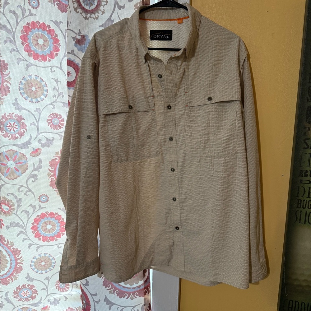 Orvis Men's Lightweight Button-Front Shirt Jacket in Khaki